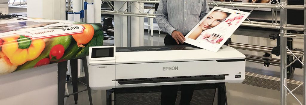 Impresora Epson f500 funcionando en una empresa