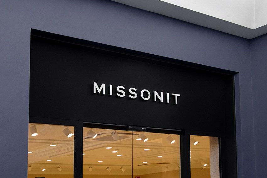 Rótulo en perfecto estado gracias a un adecuado mantenimiento